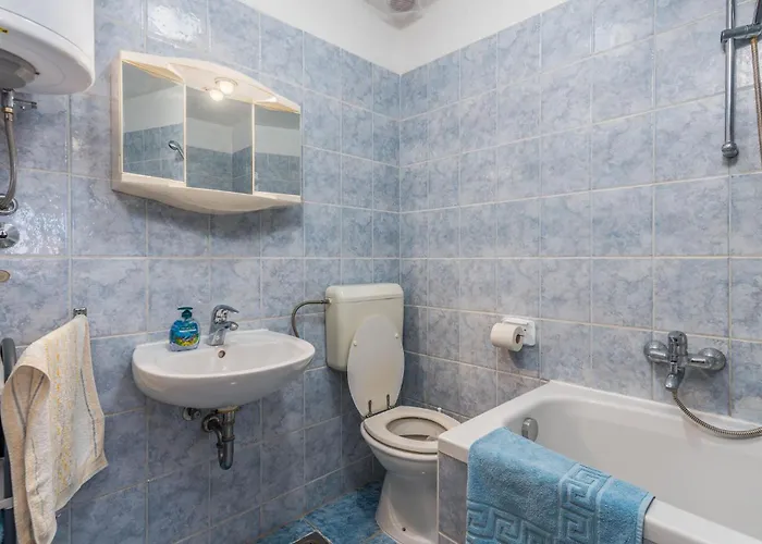 2 Bedroom Amazing In Pinezici (Krk)