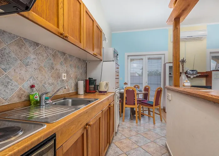 2 Bedroom Amazing In Pinezici (Krk)