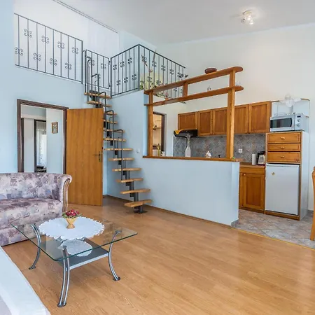 Apartmán 2 Bedroom Amazing In Pinezići