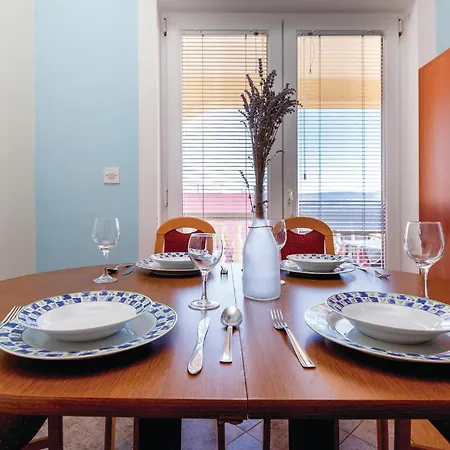 Front In Appartement Pinezići