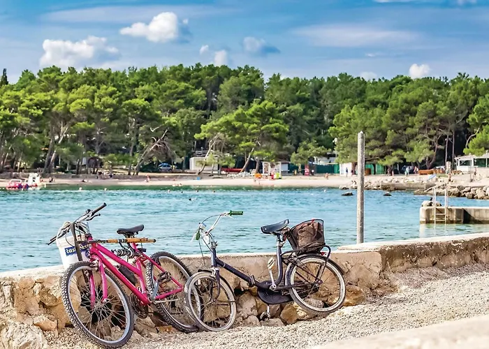 Apartamento 2 Bedroom Amazing In Pinezići