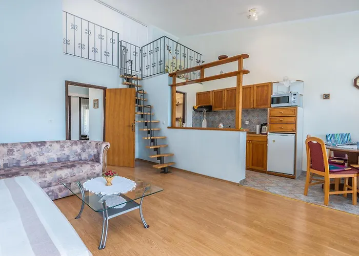 Apartment 2 Bedroom Amazing In Pinezici (Krk)